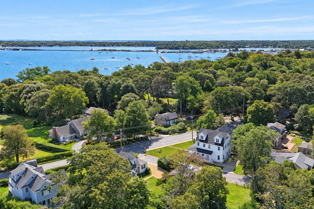 306 Main Street, Vineyard Haven