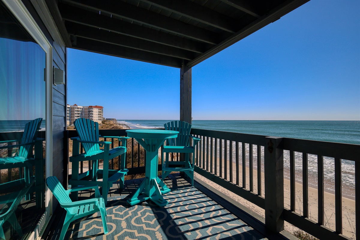 3 oceanfront balconies to relax on