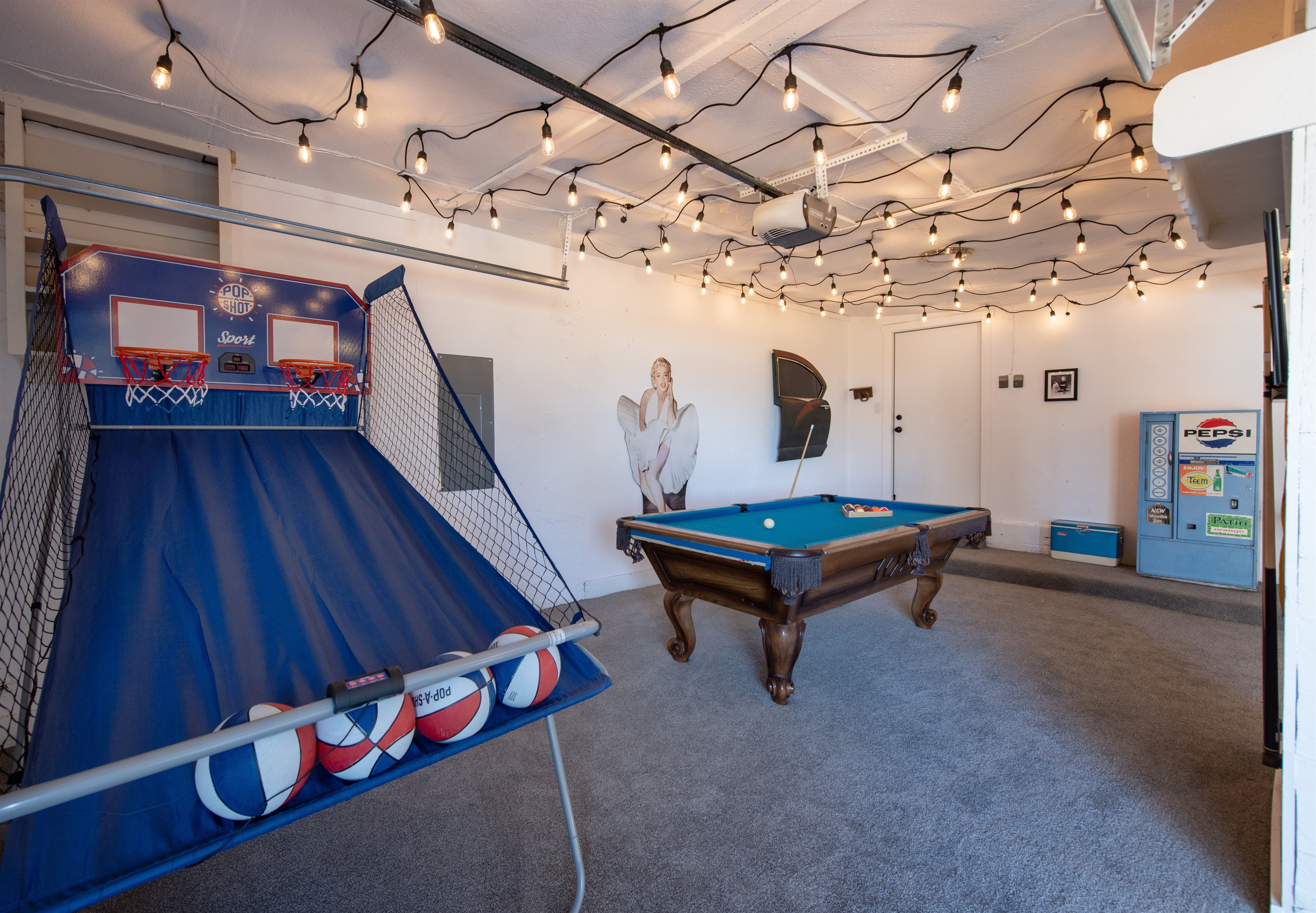 Pool table and Pop A Shot basketball game (guaranteed to have high score competitions if you stay).