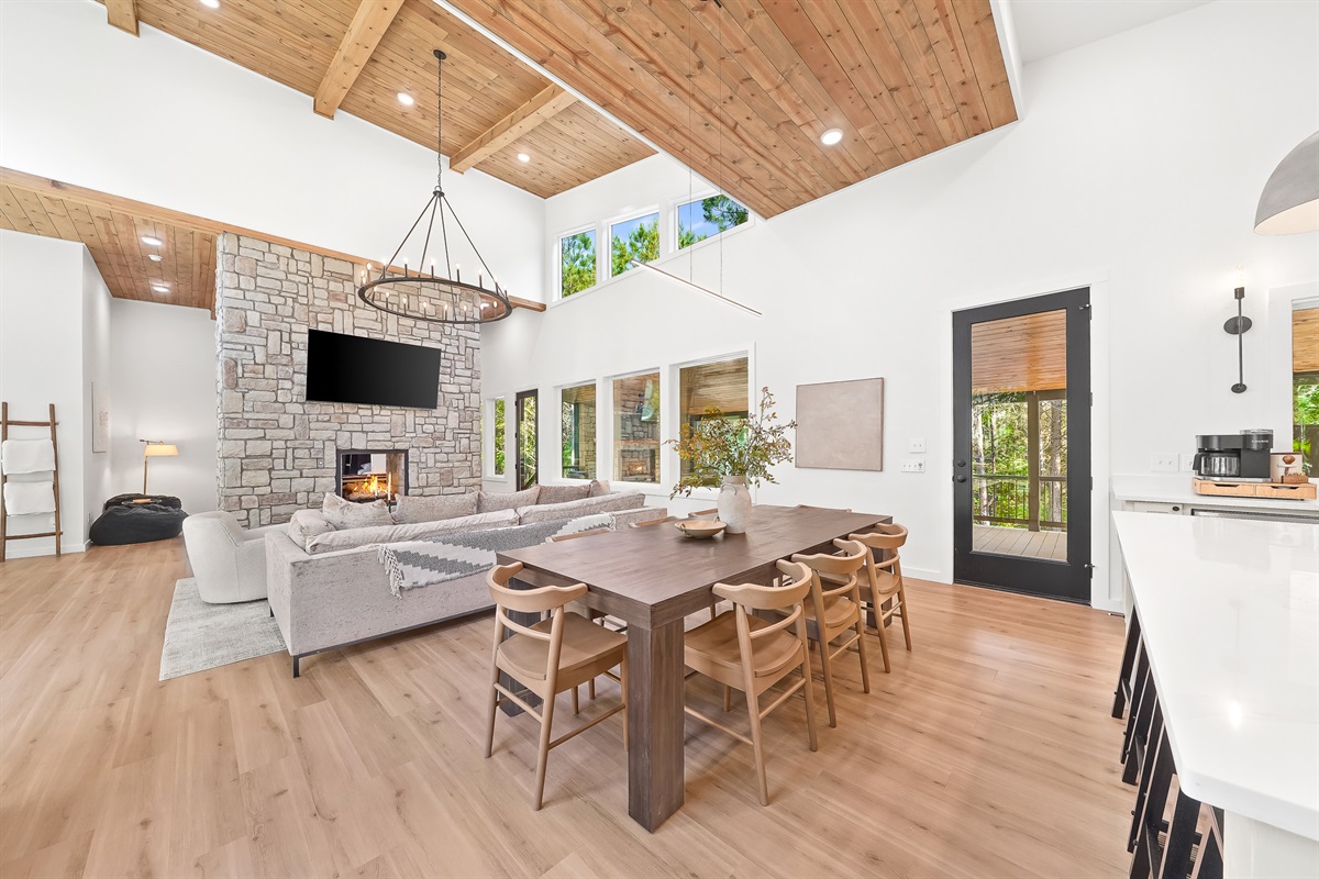 Dining Area, Seating for 8 