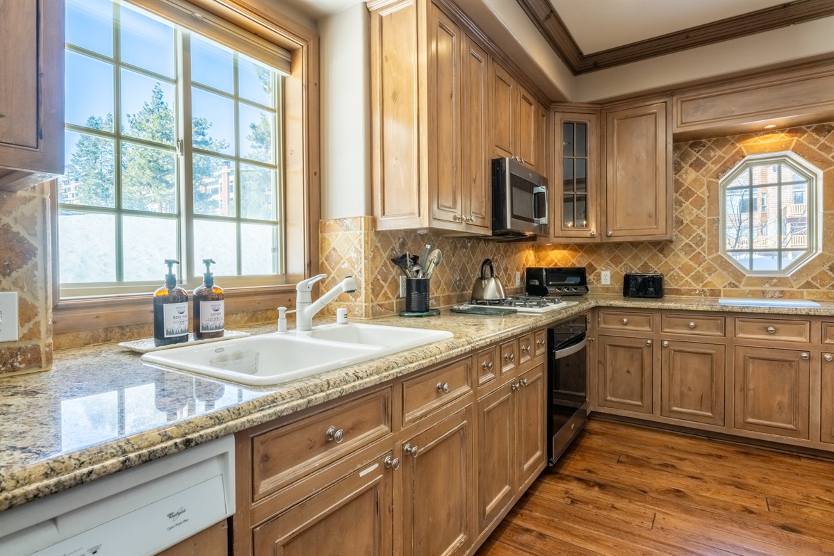 Quality appliances and an west-facing window bring in soft mountain and valley light to the Noble Nest—making everyday meals feel connected to the outdoors.