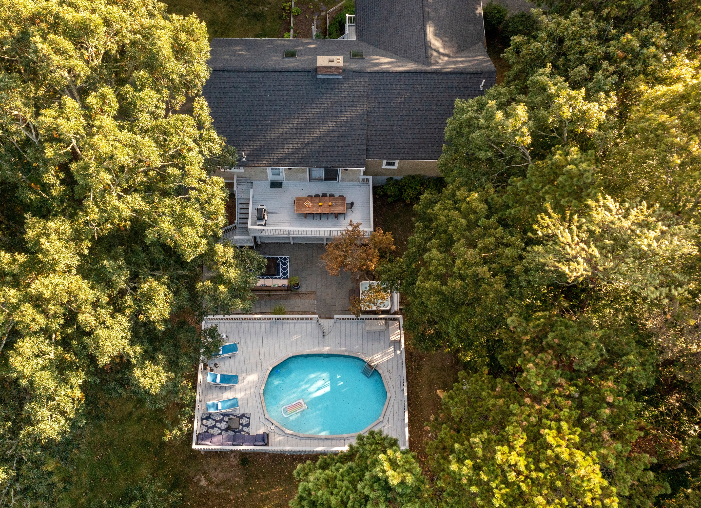 This is the house you need, with a sparkling swimming pool and a relaxing hot tub for the ultimate comfort.