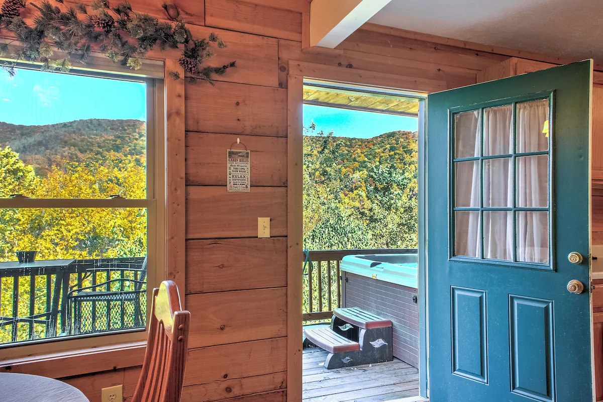 Dining room/Kitchen access to hot tub and porch