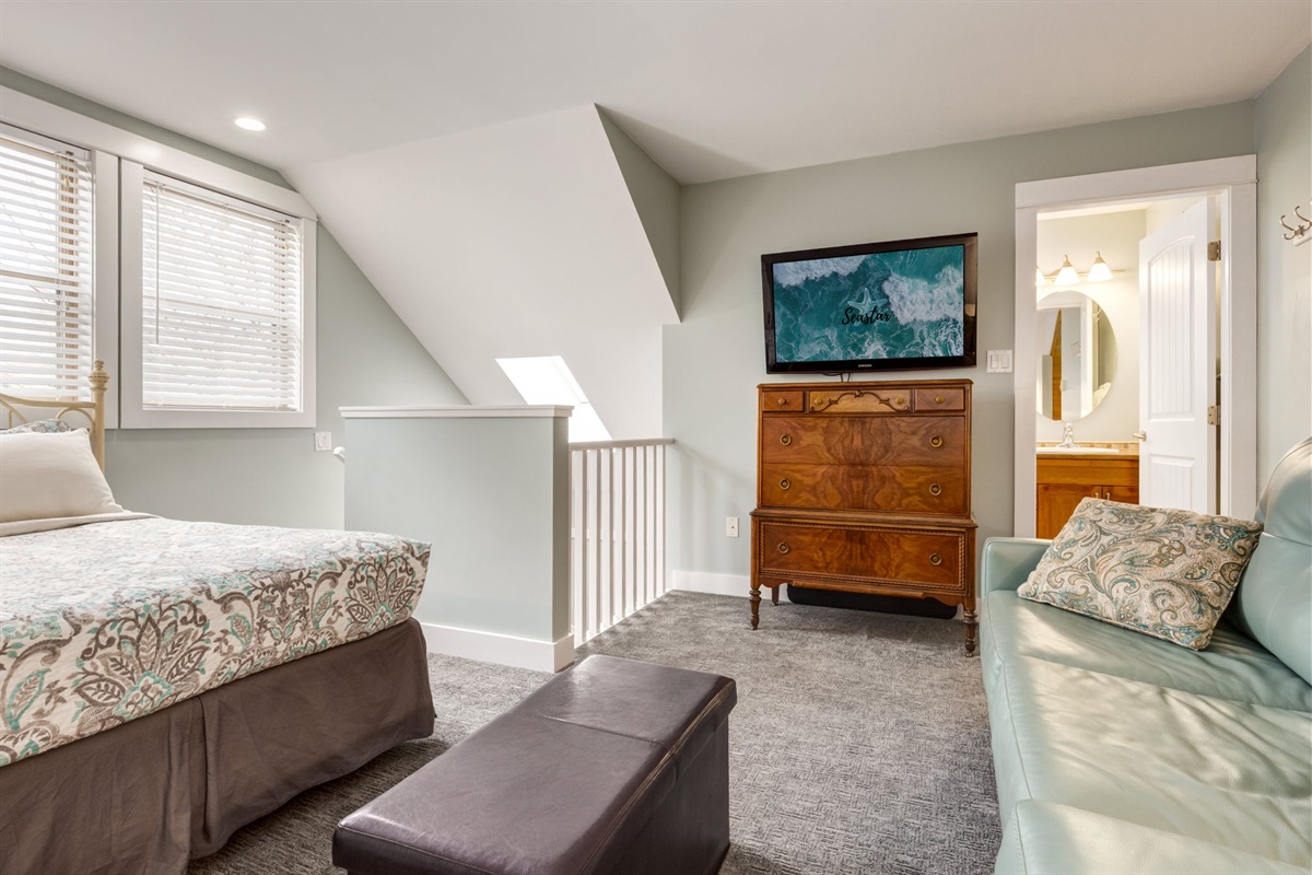 Smart TV in both bedrooms