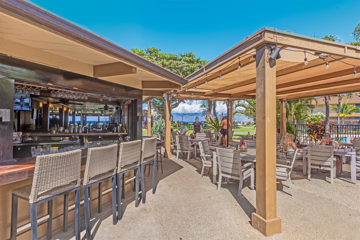 Outdoor Dining and Bar Area