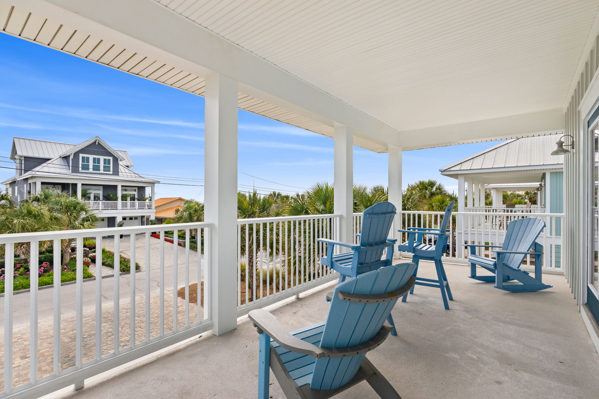 Beautiful coastal beach home near St. Andrews State Park, Schooners & public beach access