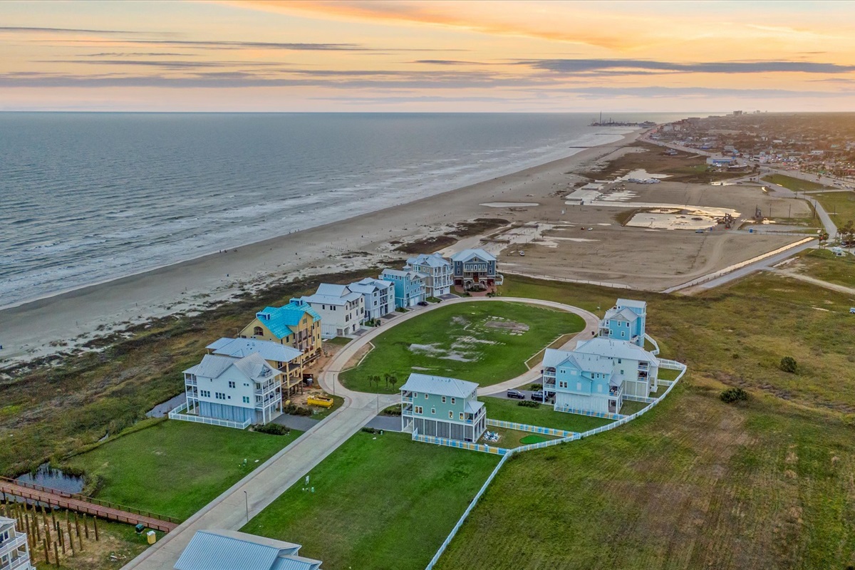 c02362fcbd8344a0ab1949098d744ef9 Large | Beachhouse | Texas | TX | Vacation Homes | Galveston | Crystal Beach | Kokomo | Breezy Days | Beachfront Elegance | Sunrise Serenity | Southern Sands Property Management, LLC