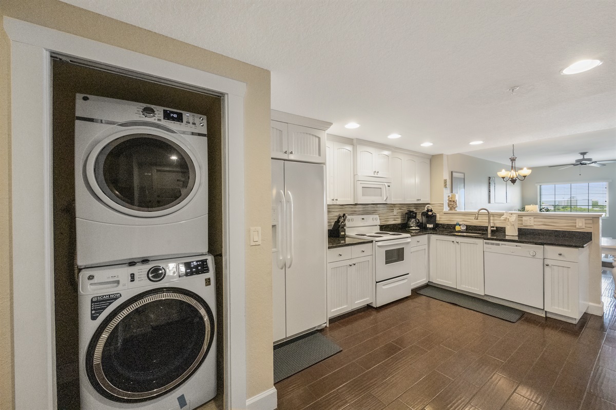 Stackable washer/dryer