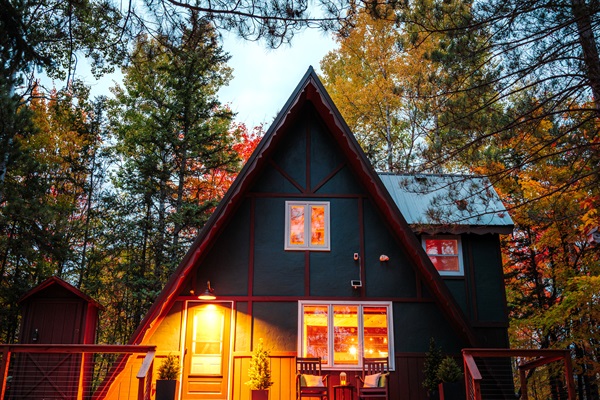 The Rocky Pines UP A-Frame is ready to welcome you for the ski / snowboard / snowmobile season.  A traditional A-Frame built with many new updates.  Includes a indoor sauna to relax in after the winter day adventures.