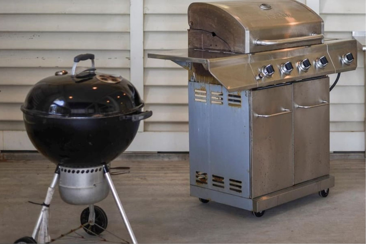 Two grills available for guests