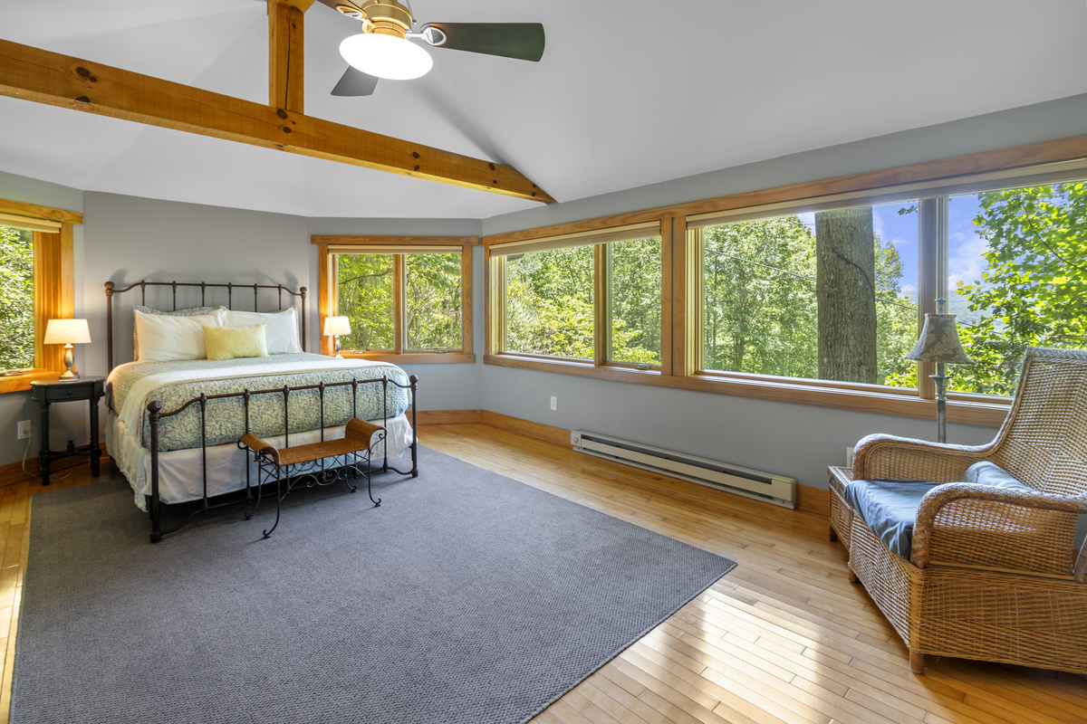 Expansive views of the mountains, valley, and surrounding nature