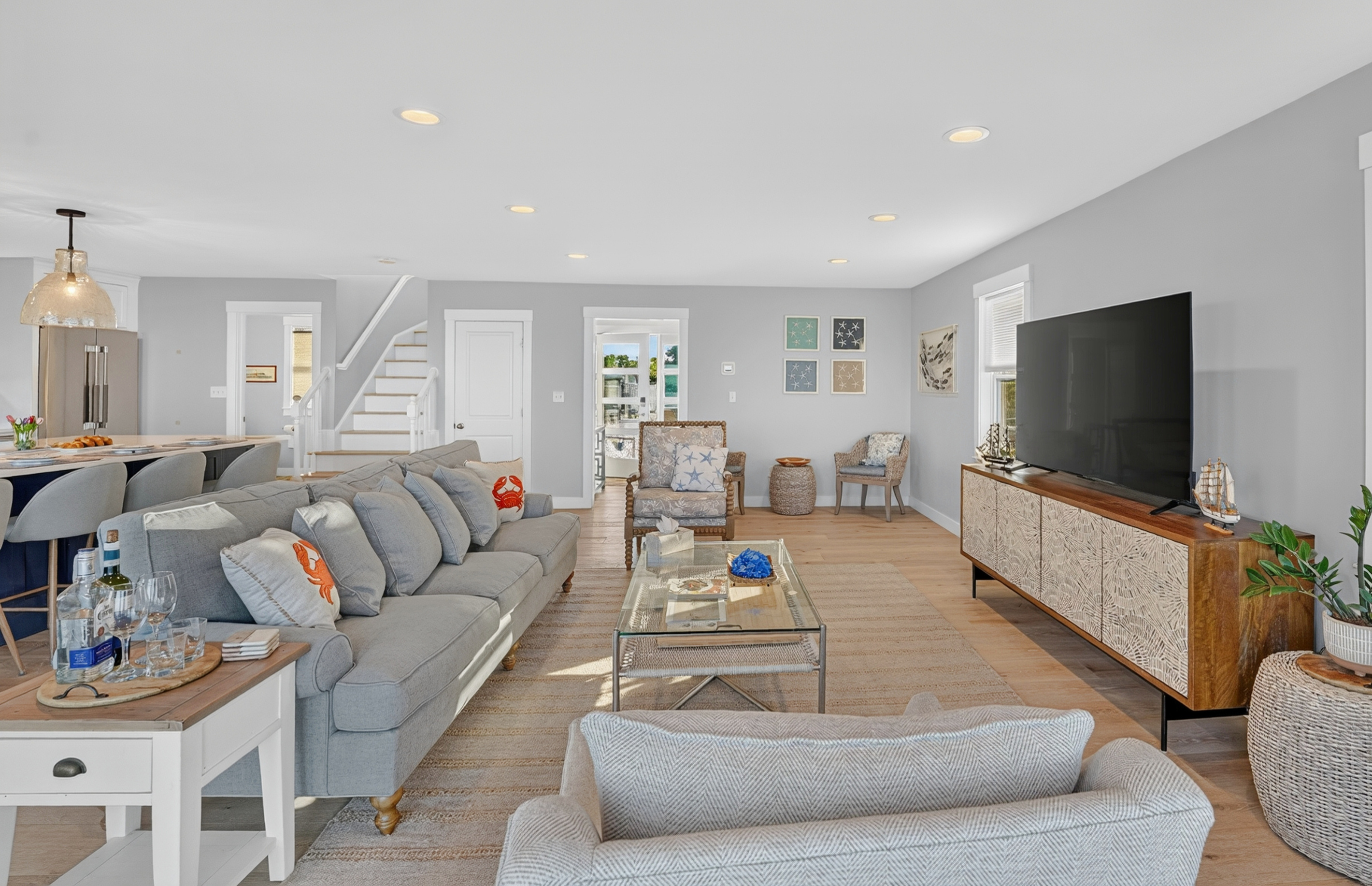 Open-concept living room offering plenty of space for family gatherings and relaxation
