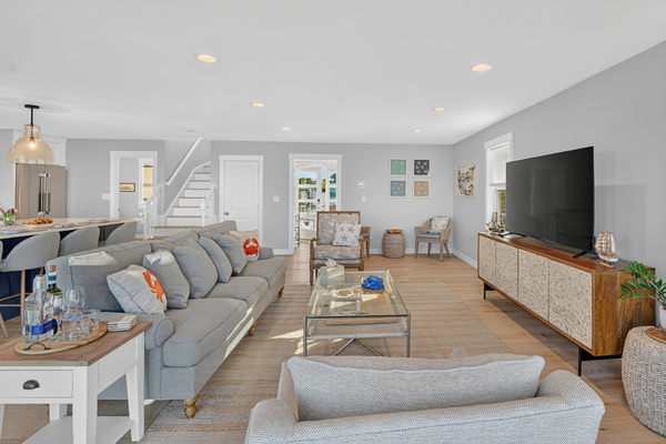Open-concept living room offering plenty of space for family gatherings and relaxation