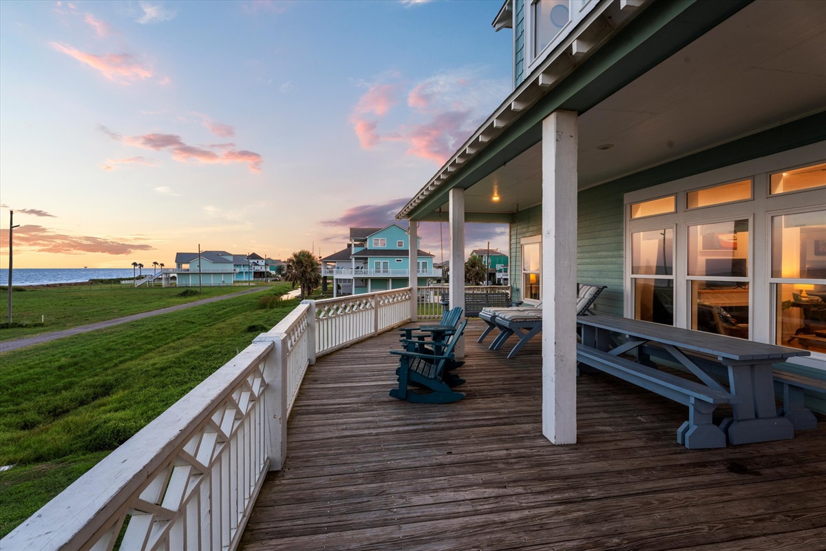 c059ce4c02e64cabb5520724eac5ecee Large | Beachhouse | Texas | TX | Vacation Homes | Galveston | Crystal Beach | Kokomo | Breezy Days | Beachfront Elegance | Sunrise Serenity | Southern Sands Property Management, LLC