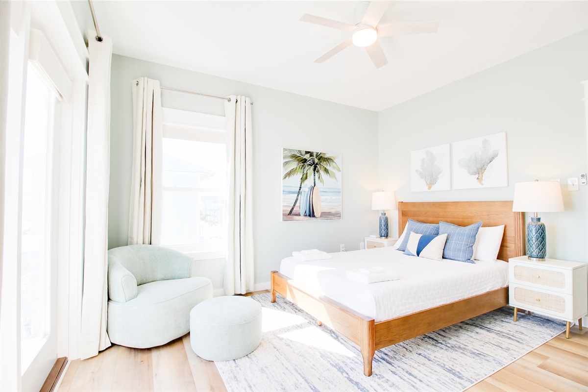 Bedroom 2 - 3rd Floor