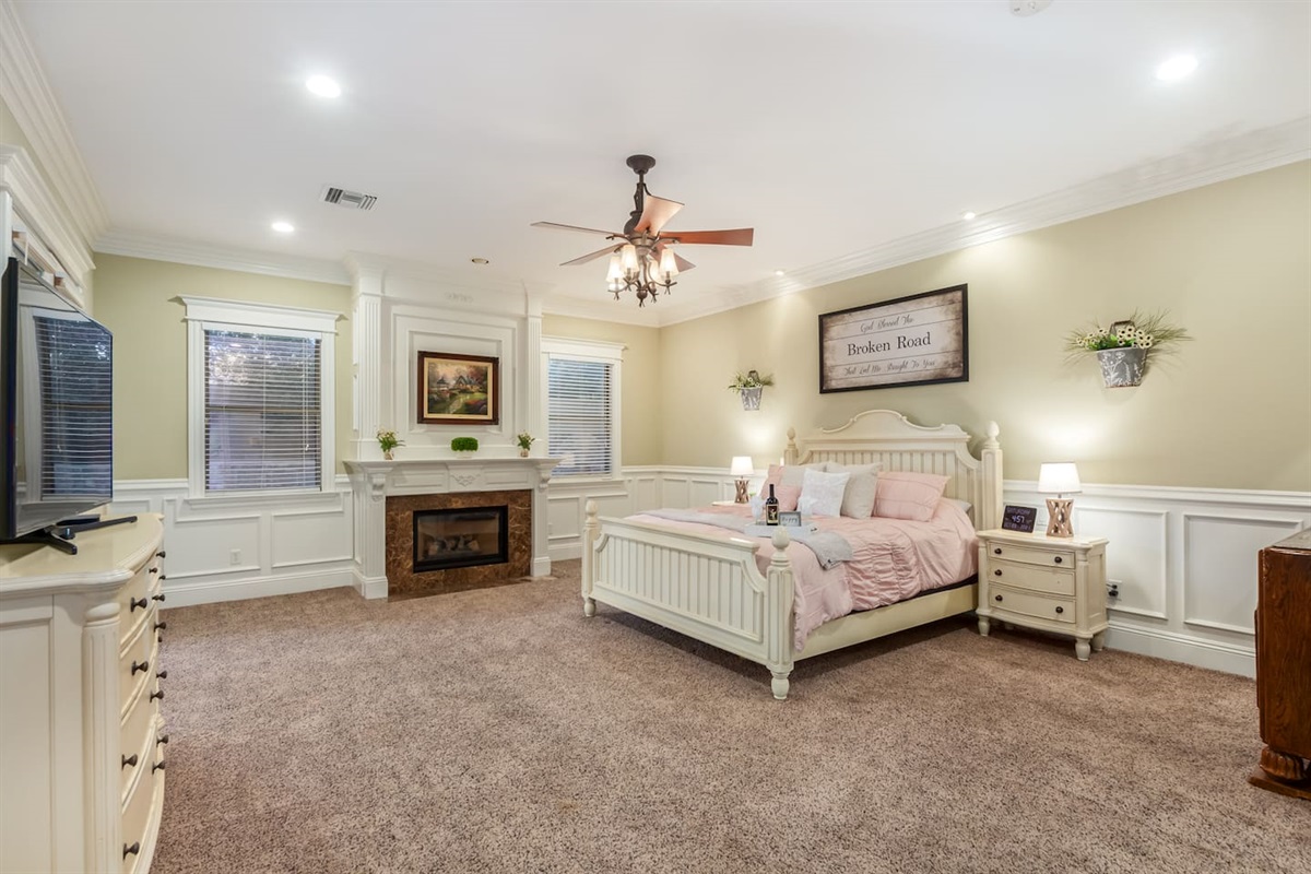 Luxurious 5 Bed; Desert Oasis w/ Pool! — Desert Paradise Retreat | Luxe 5BR w/ Pool in Mesa, Mesa, Arizona — photo 35