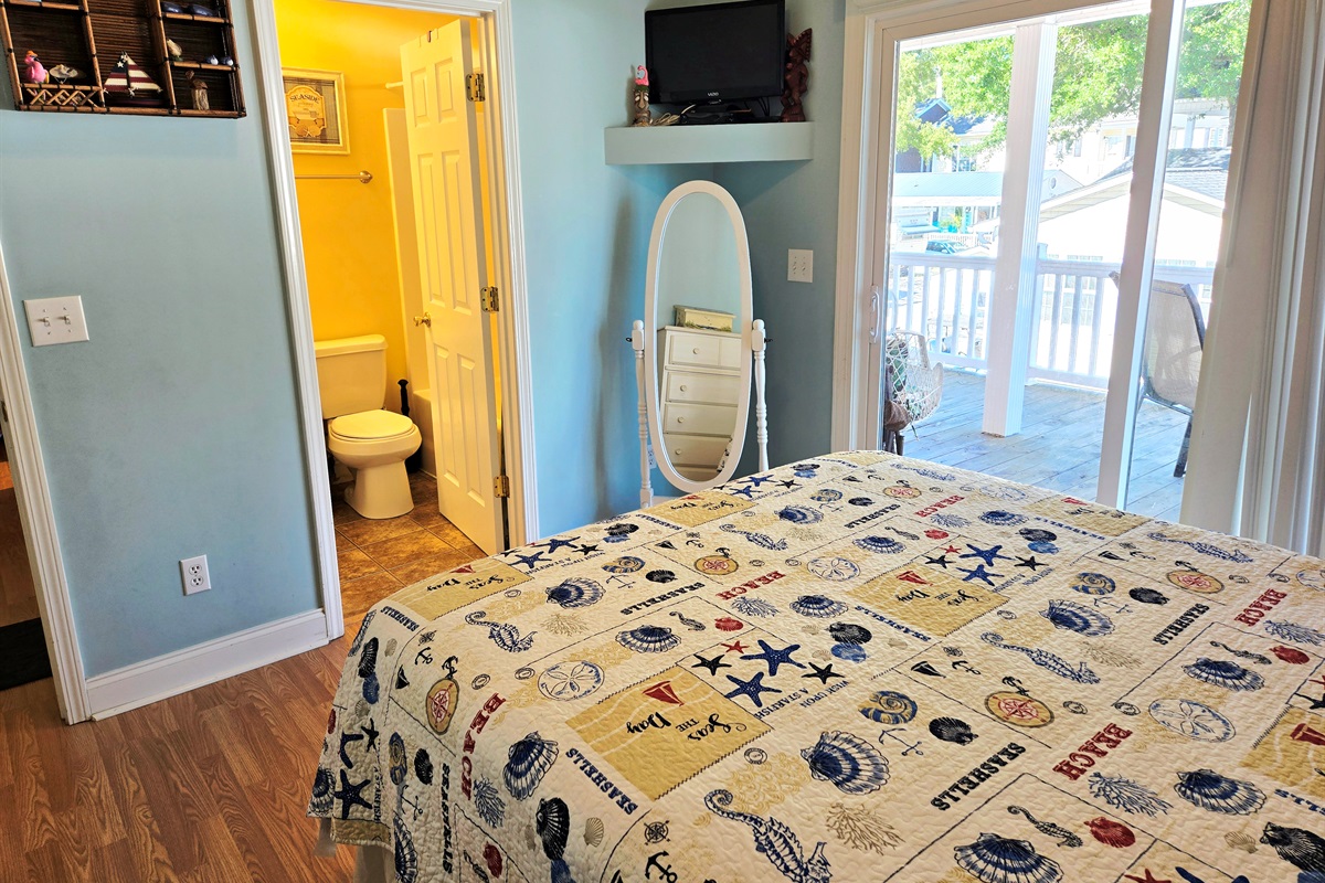Bedroom 2 - w/ attached bathroom