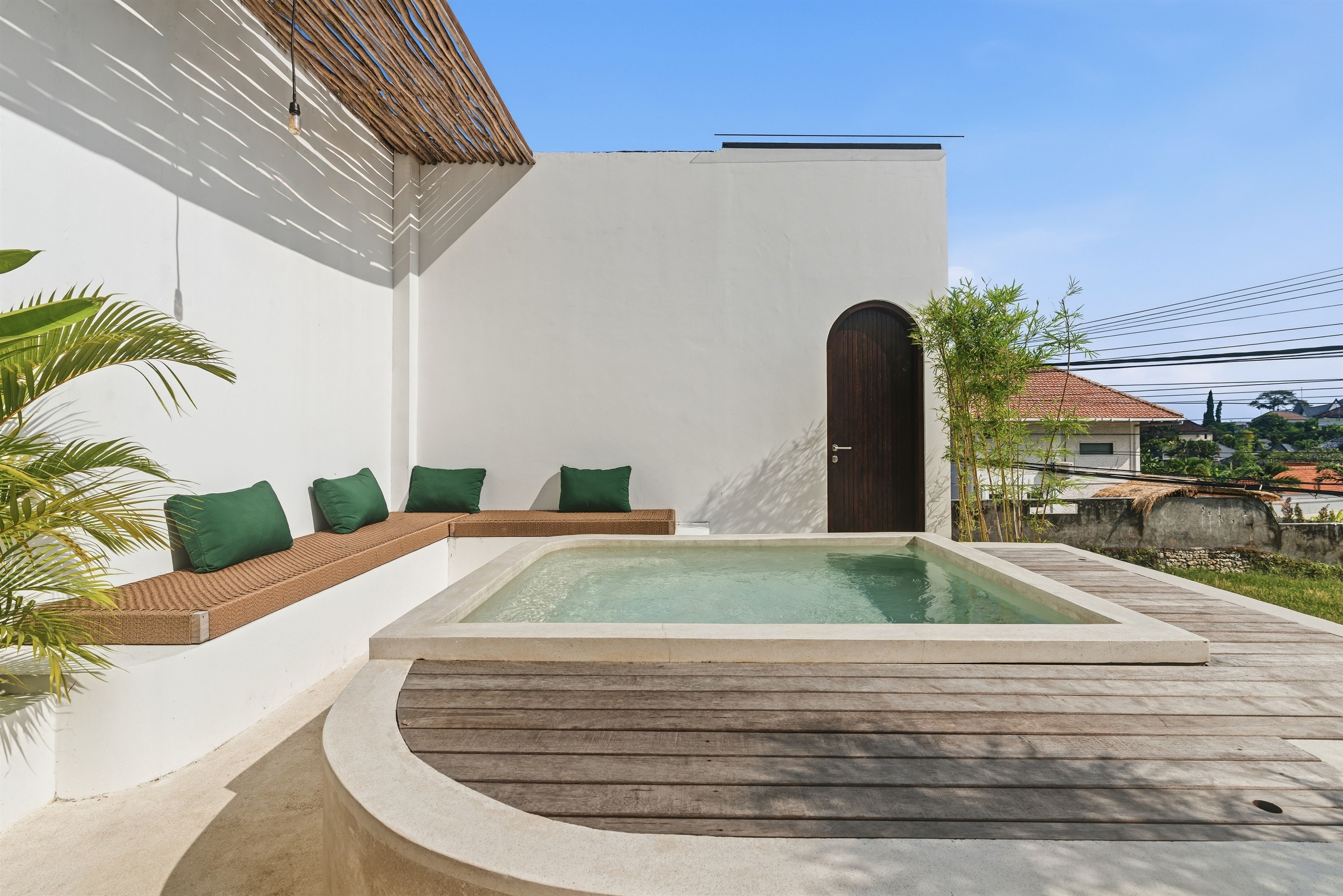 Plunge pool