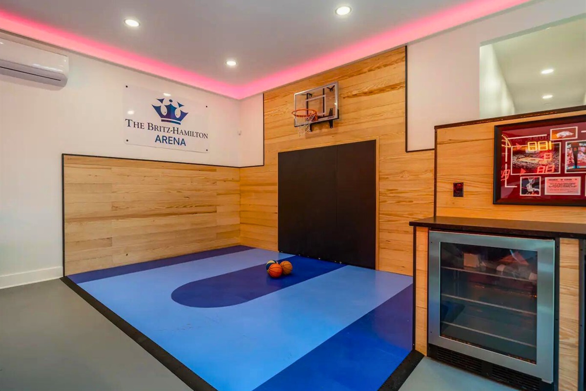 [Game Room] Did We Mention the Mini Basketball Court?! Talk About an Iconic Game Room!