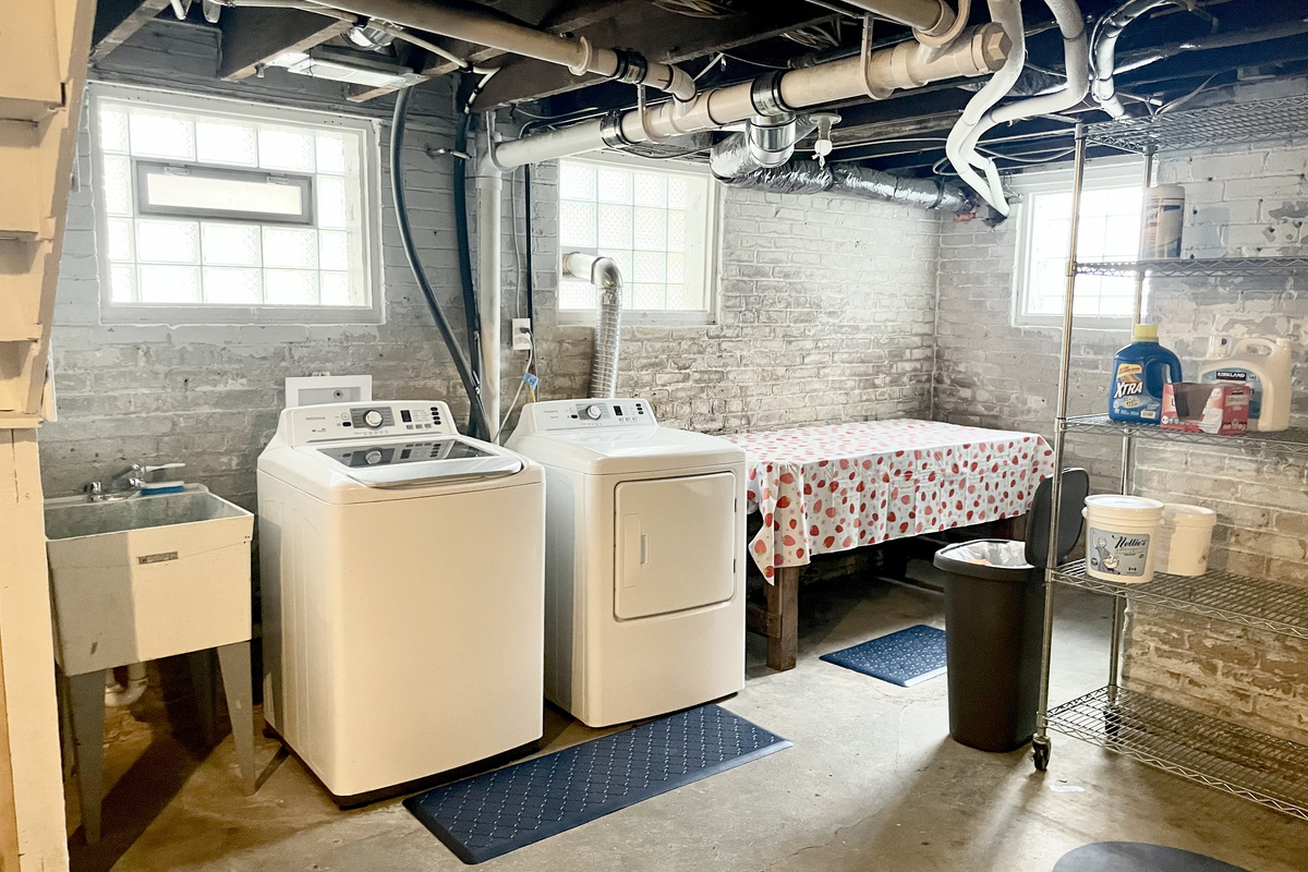 Side Angle Laundry Station
