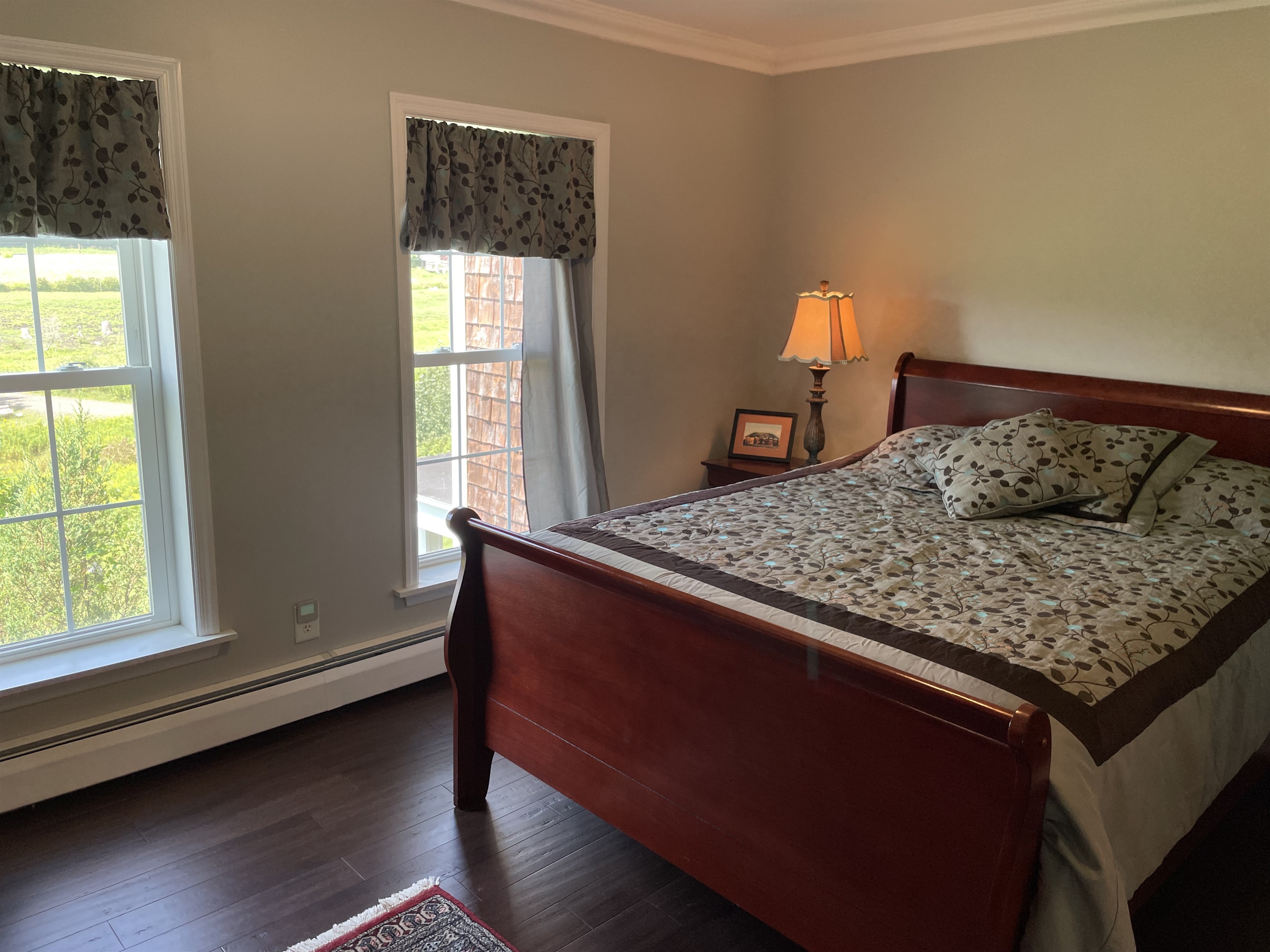 2nd floor Queen bedroom #2