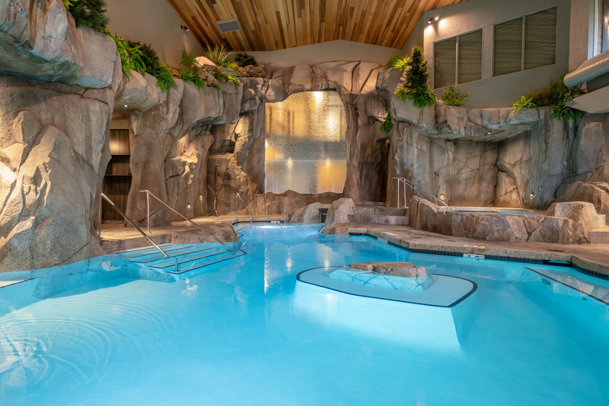 World-famous Tign-Na-Mara Spa just few mins away