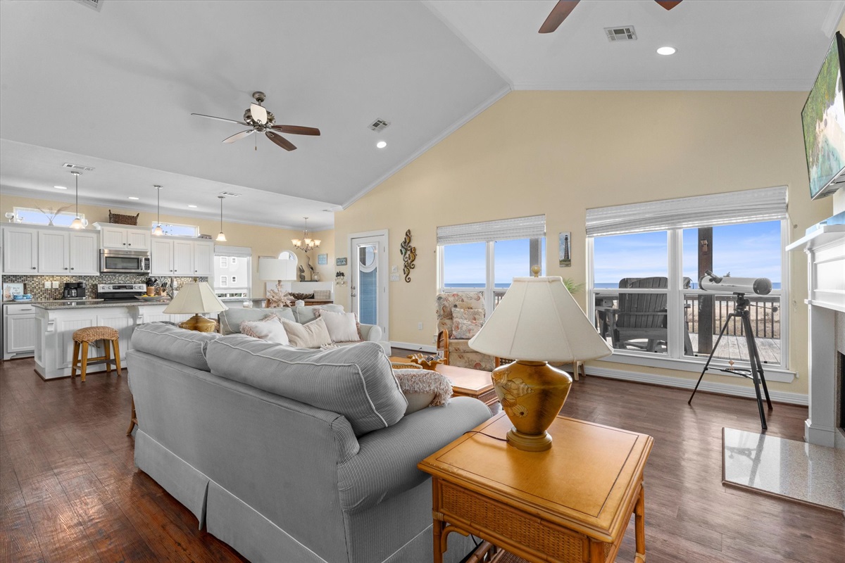 c0af7b8d78634e2d9cc240581a48e6d6 Large | Beachhouse | Texas | TX | Vacation Homes | Galveston | Crystal Beach | Kokomo | Breezy Days | Beachfront Elegance | Sunrise Serenity | Southern Sands Property Management, LLC