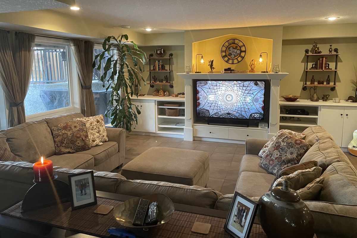 Open concept. lots of space to entertain.