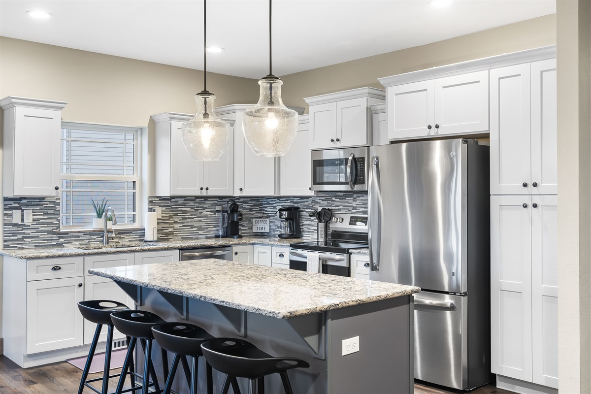 Incredible, fully equipped kitchen! Just bring the food!