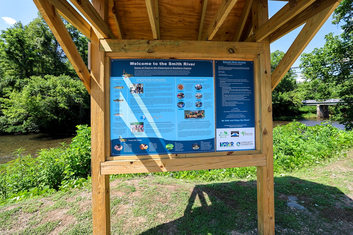 Smith River access, bring your kayaks and canoes