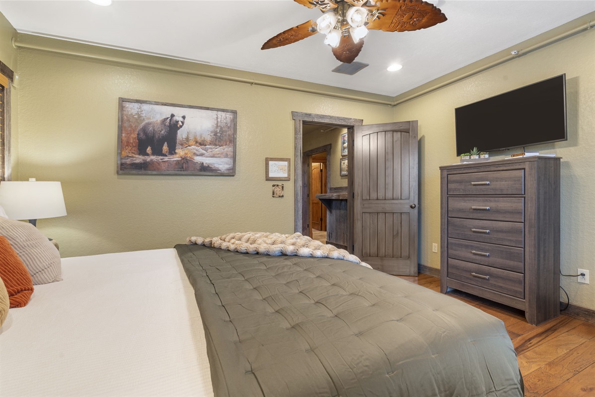 Lower level King bedroom #7