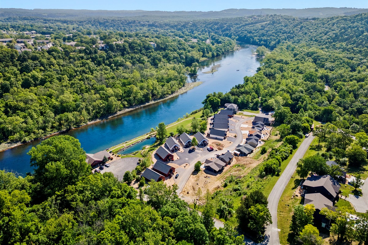 Enjoy nature along the water!