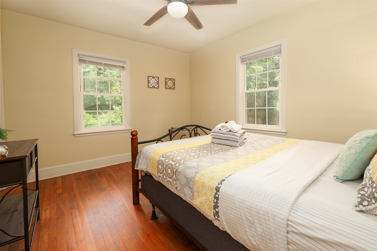 Bedroom 2 with Queen Bed