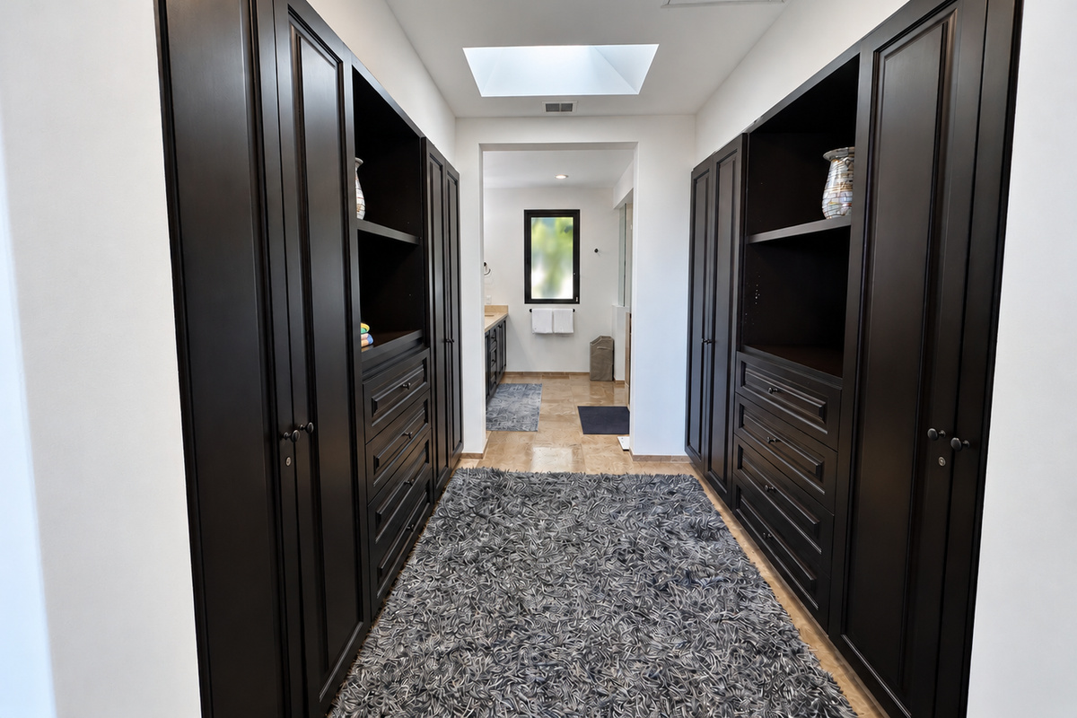 Walking Closet. 