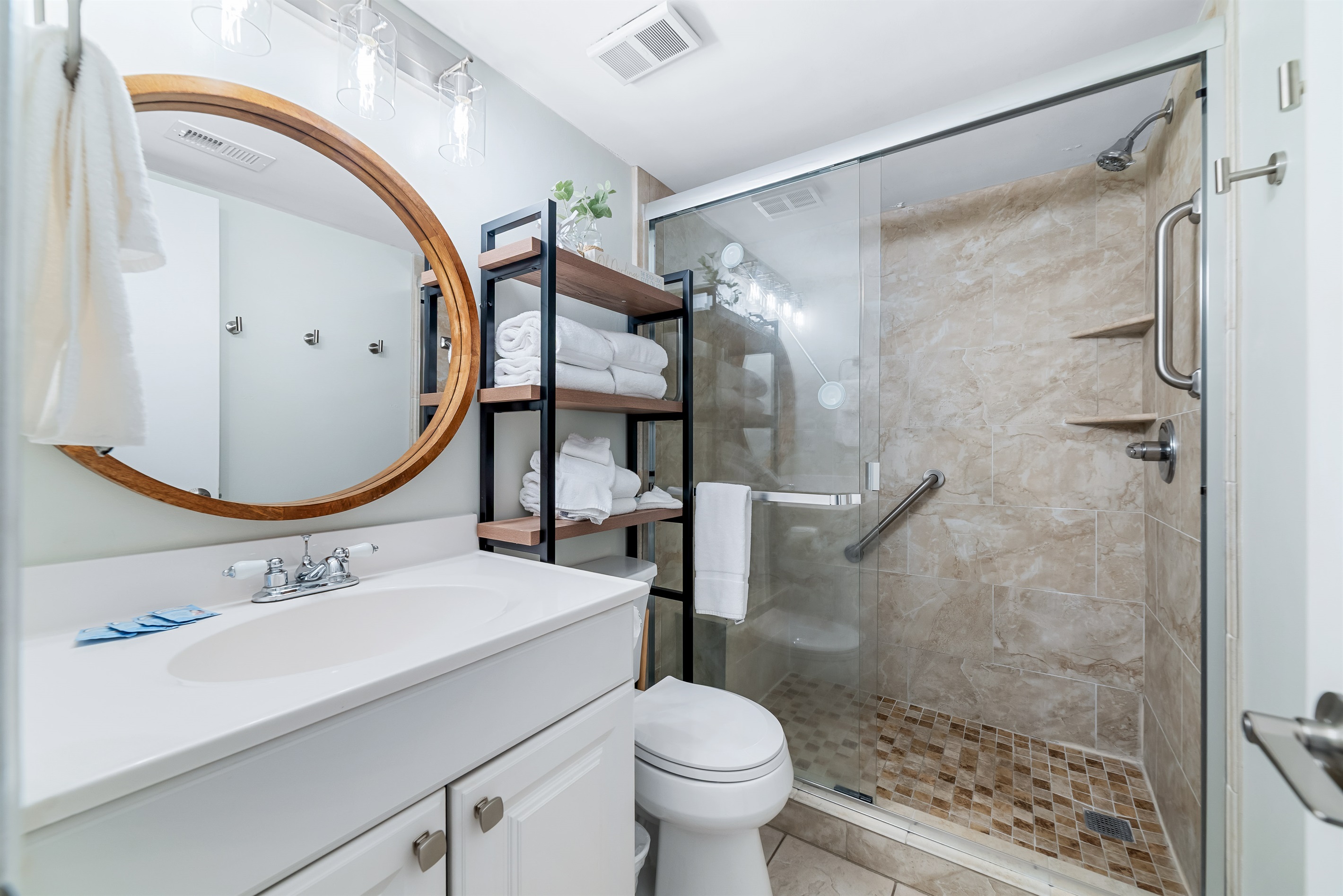 Enjoy the convenience of this well-appointed bathroom.  We provide fresh towels and essential toiletries for your comfort.