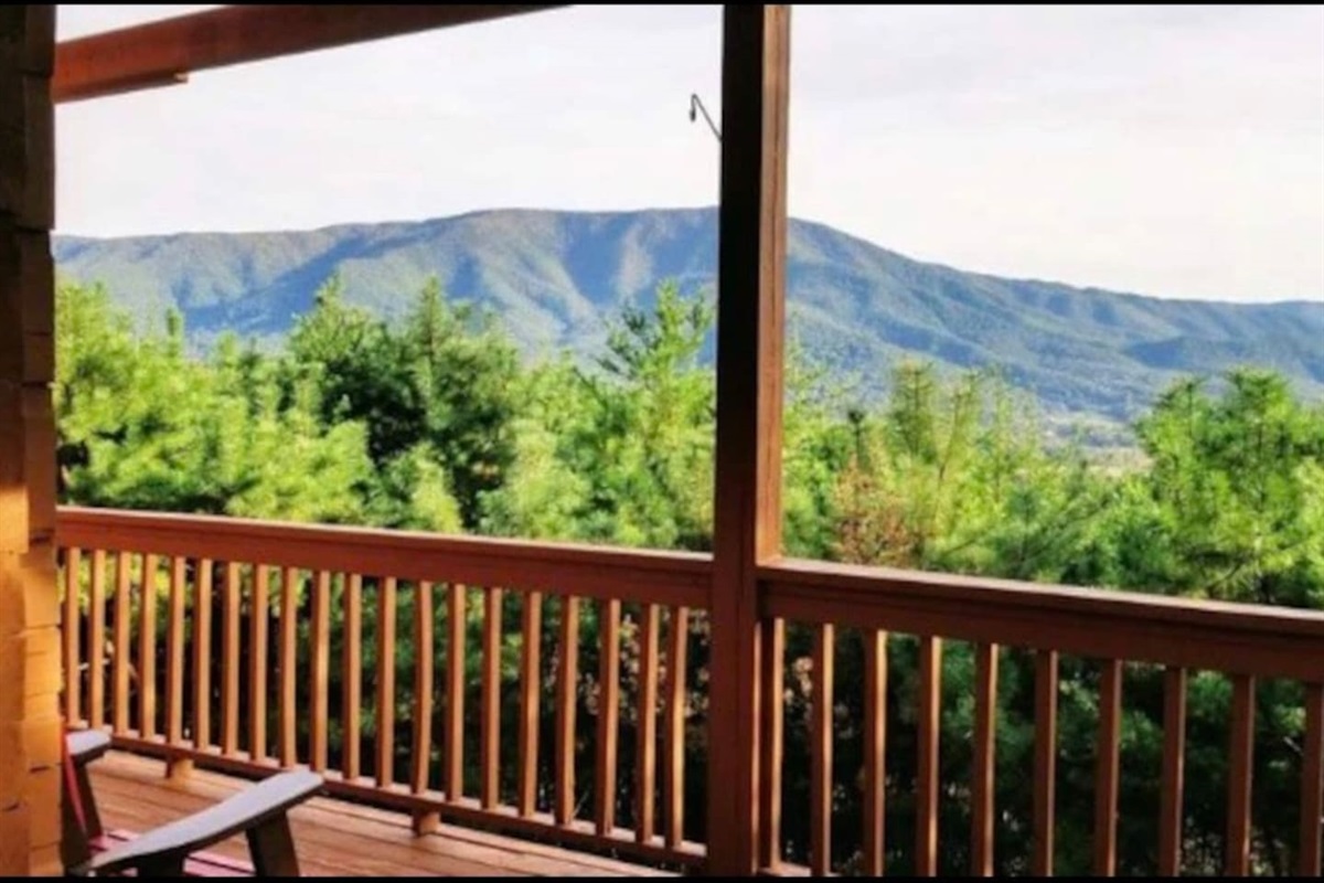 Smoky Overlook - Vacation Rental Journeys