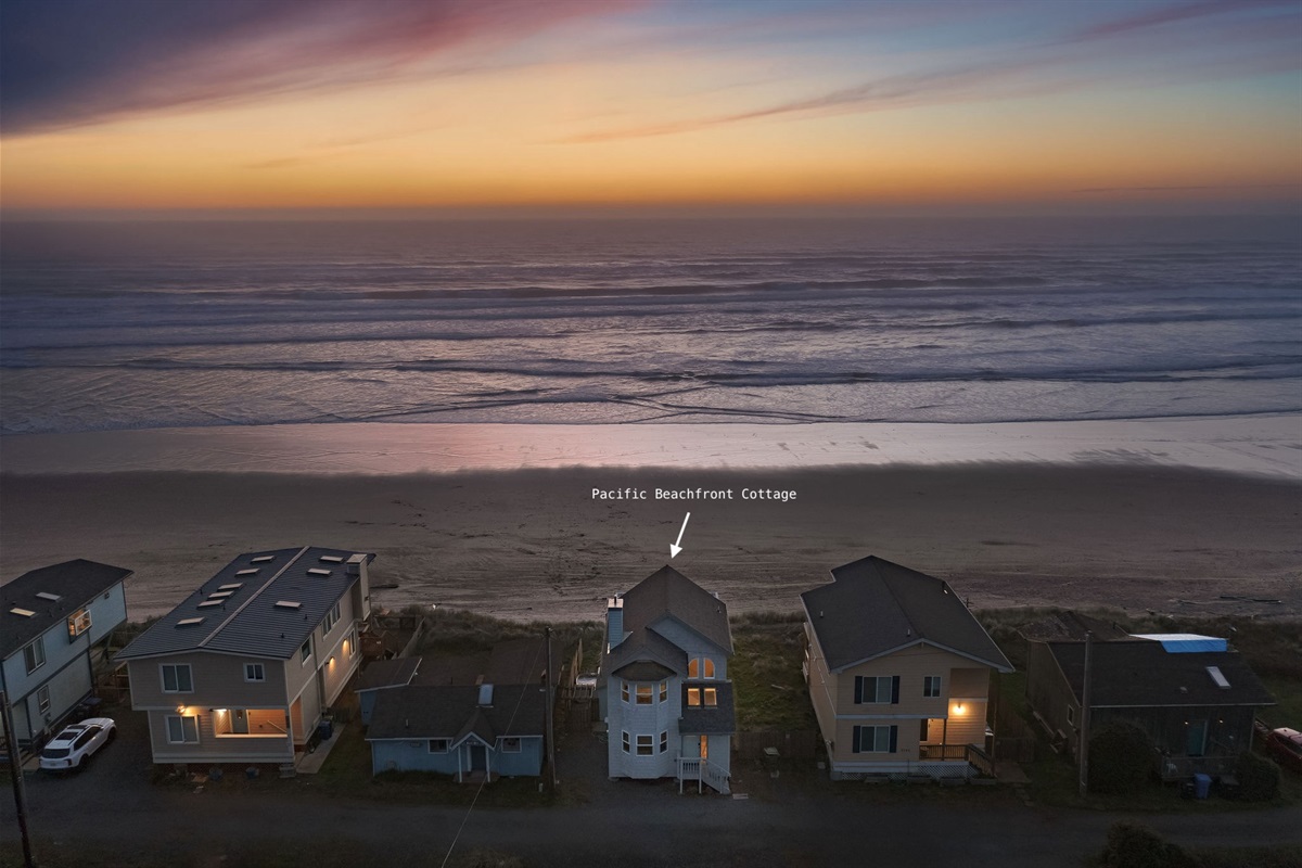 Our house is a few steps away from the beach, for you and your family to play and enjoy. We guarantee you the relaxation and comfort in our place.