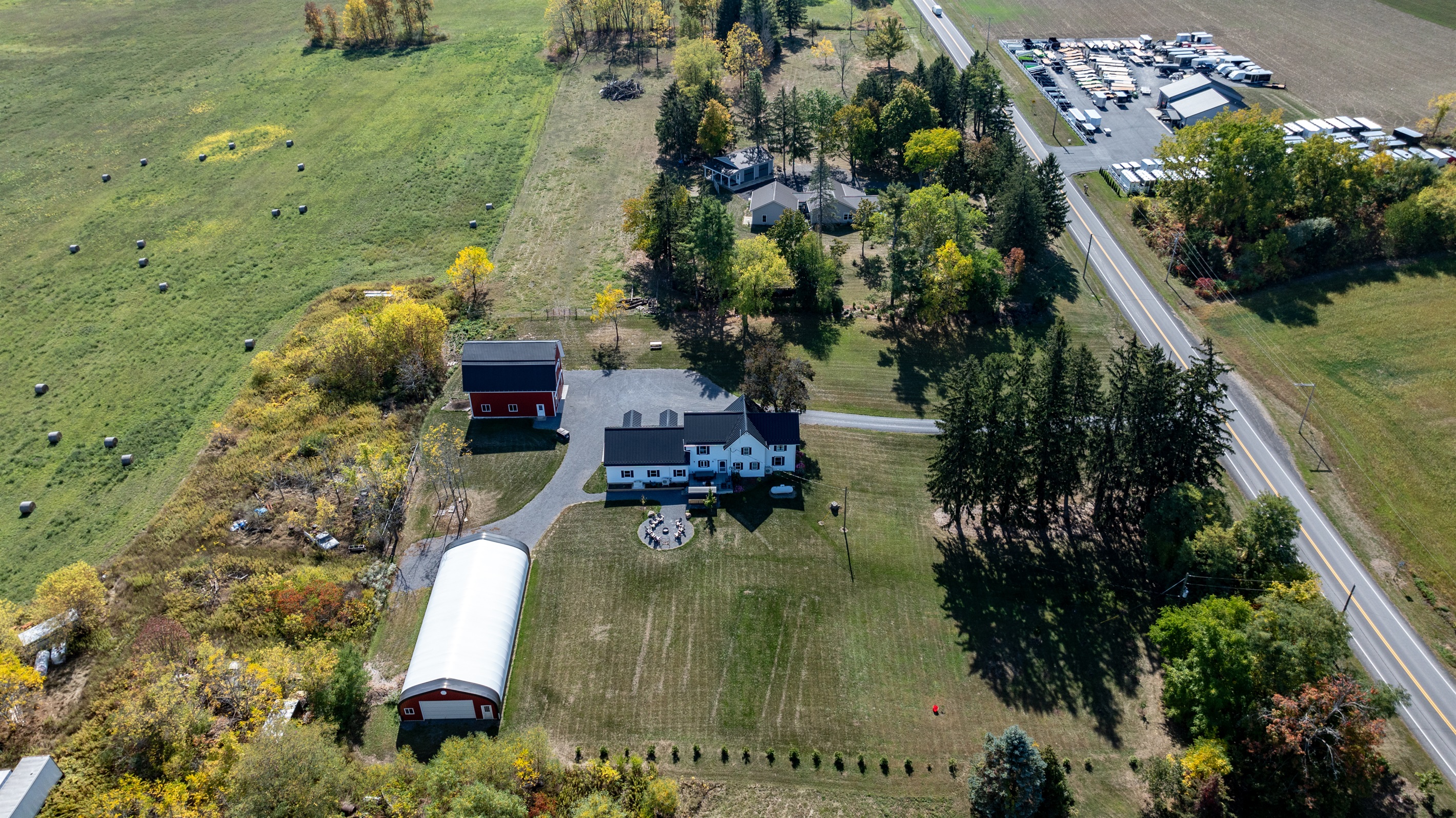 Large rural retreat with plenty of space for outdoor fun — perfect for family vacations or events