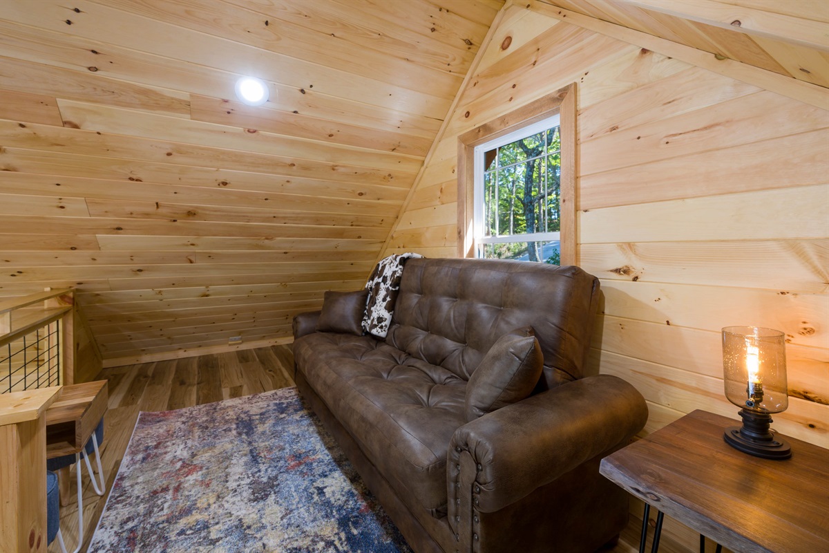 Futon in Juniper Cottage Loft