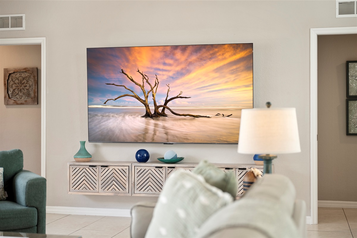 90" Qled Smart TV!