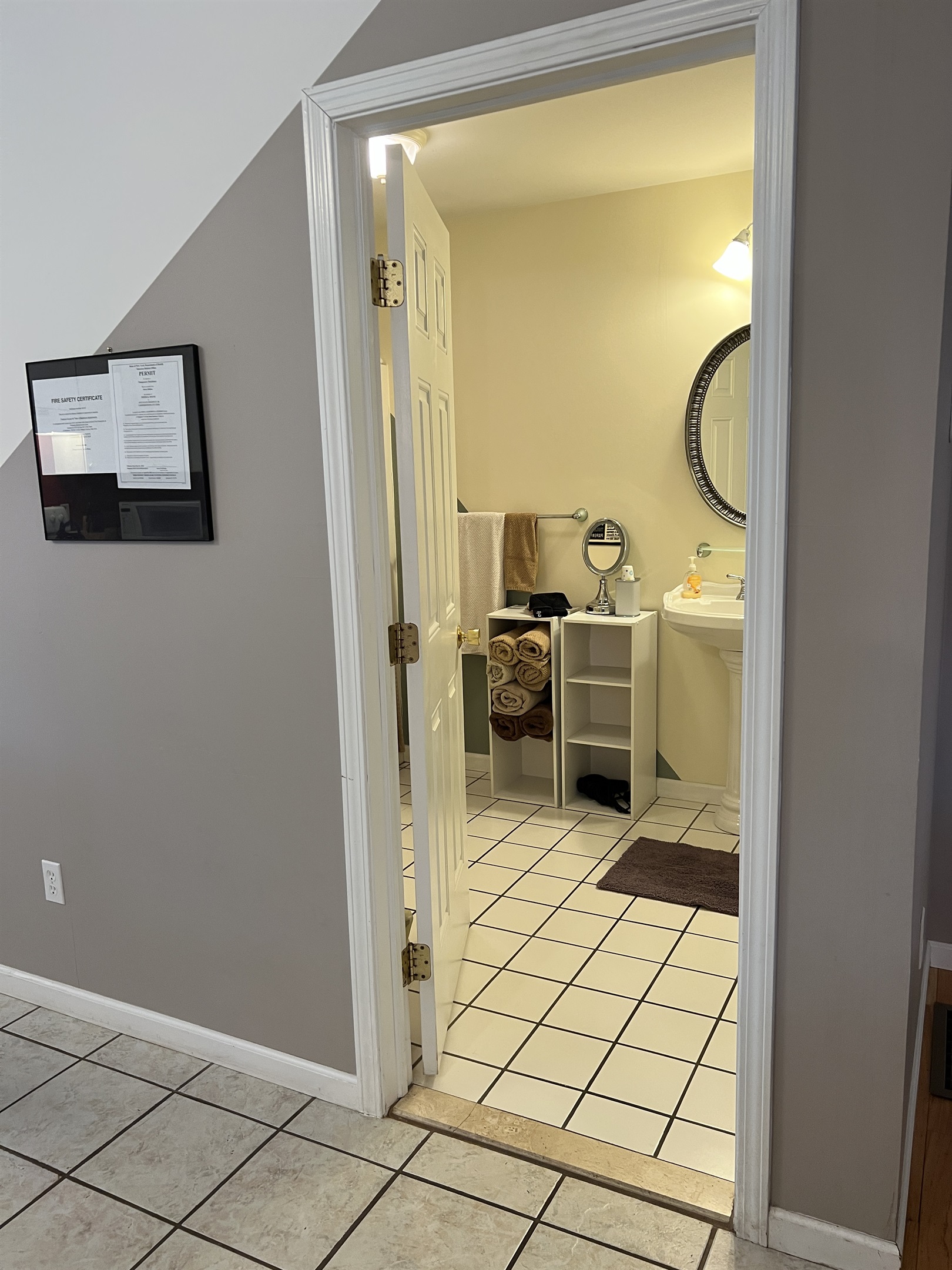 The Federal House Apartment 1, 1st floor full bathroom, with shower.