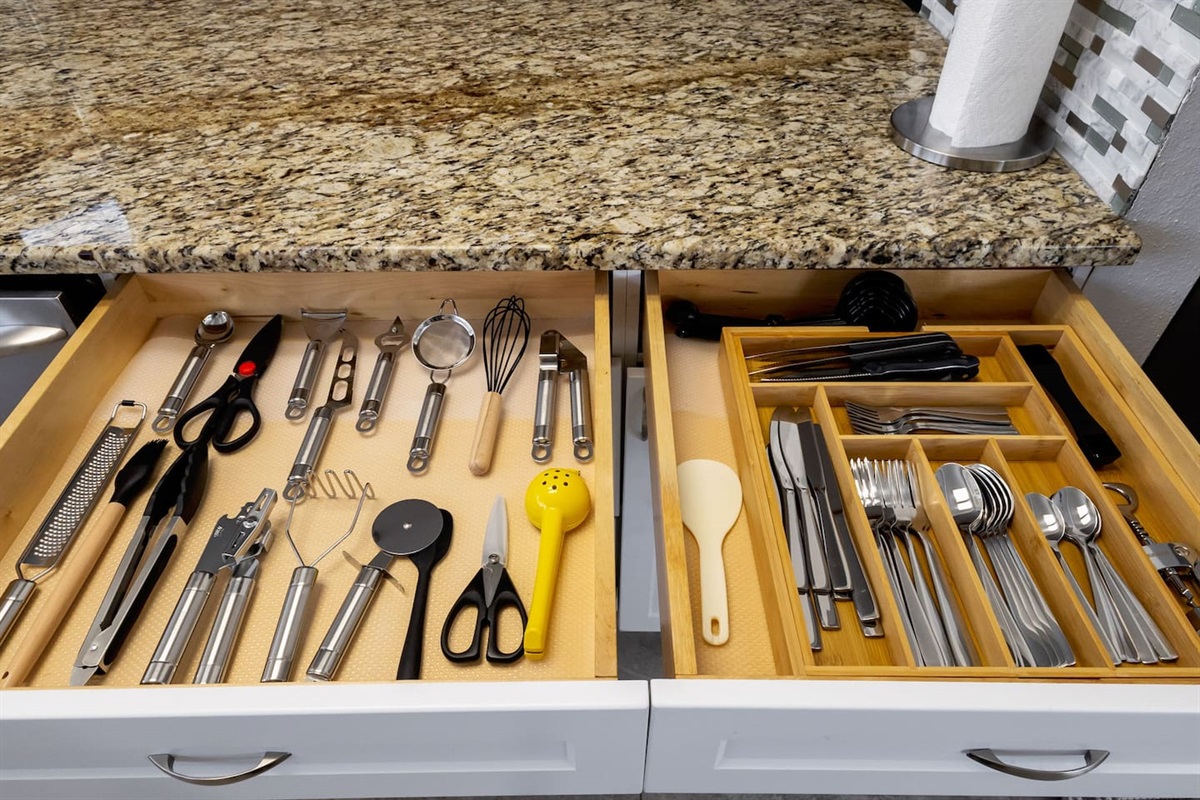  Everything you need, right where you need it. From wine openers to whisks, this fully equipped kitchen is ready for family dinners, group meals, or chef-level cooking during your stay.