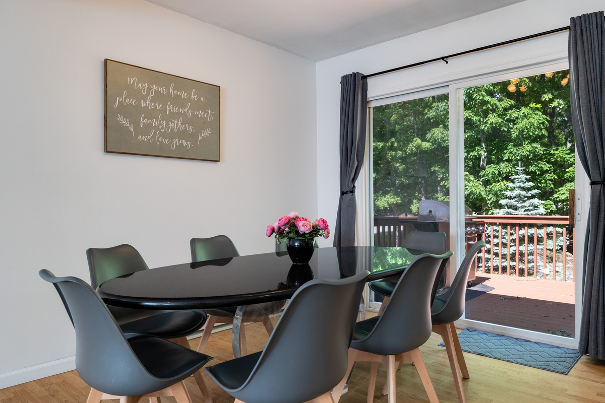 Dining room for 8 - eat inside or step outside to dine al fresco