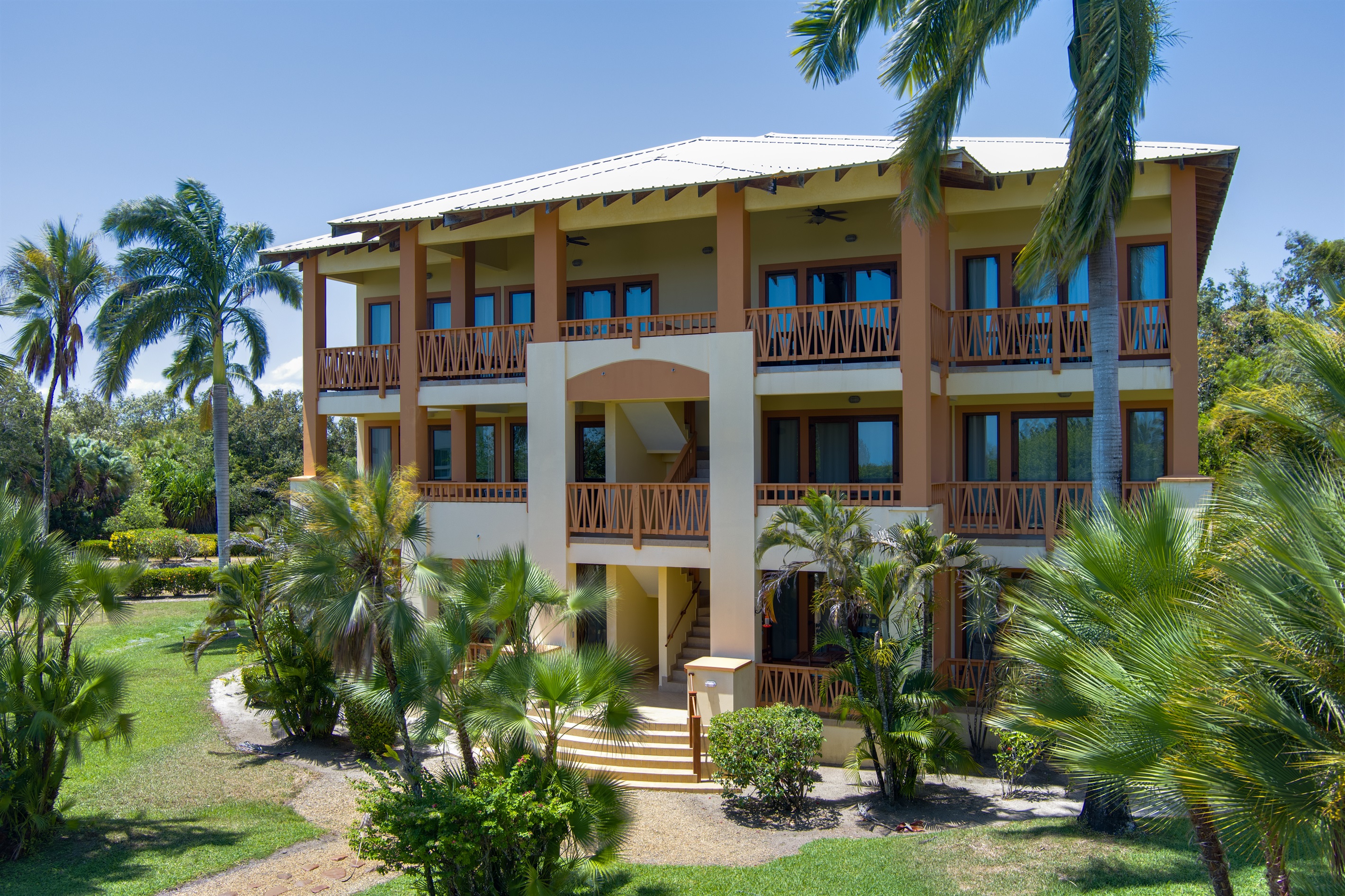 Building 4 with Gardens