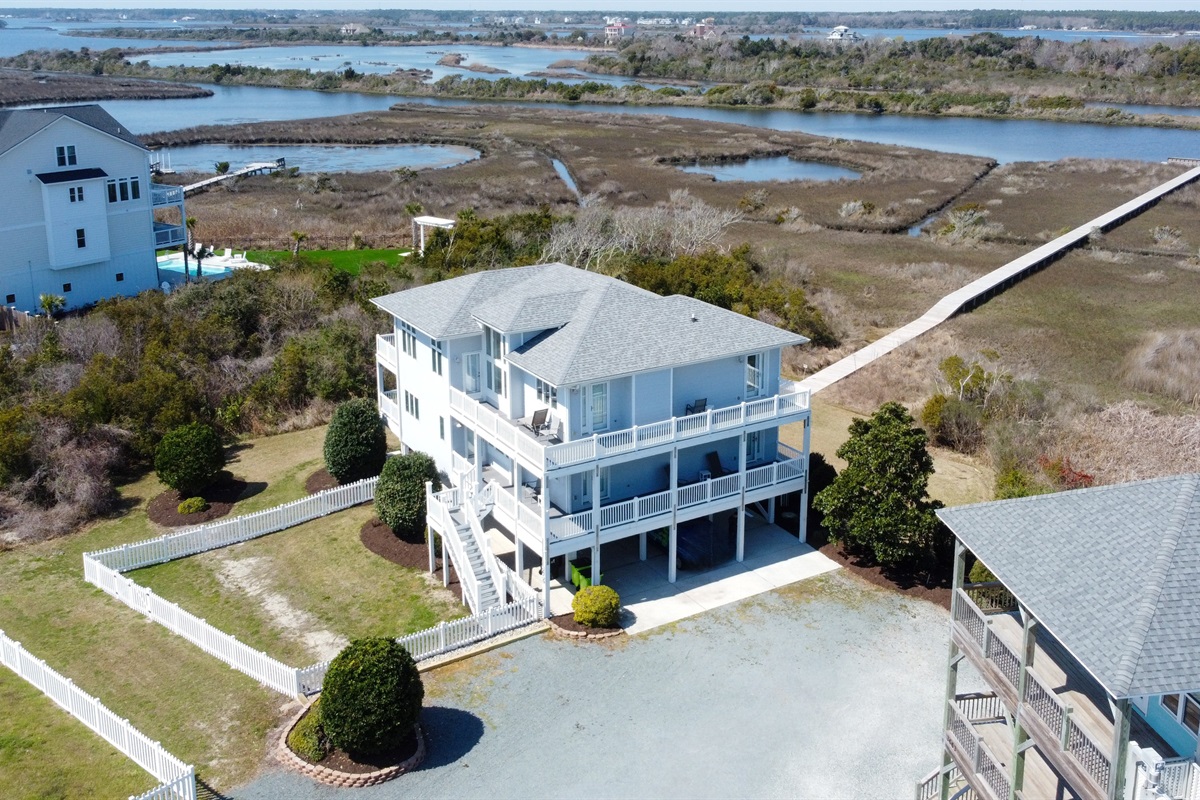 Soundside Solace with private boardwalk leading to the dock