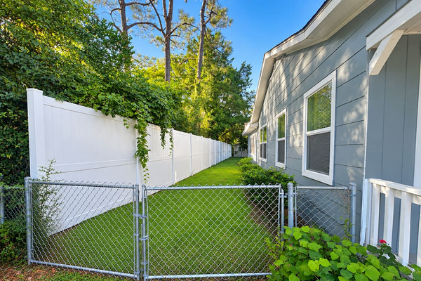 Gated yard access from driveway