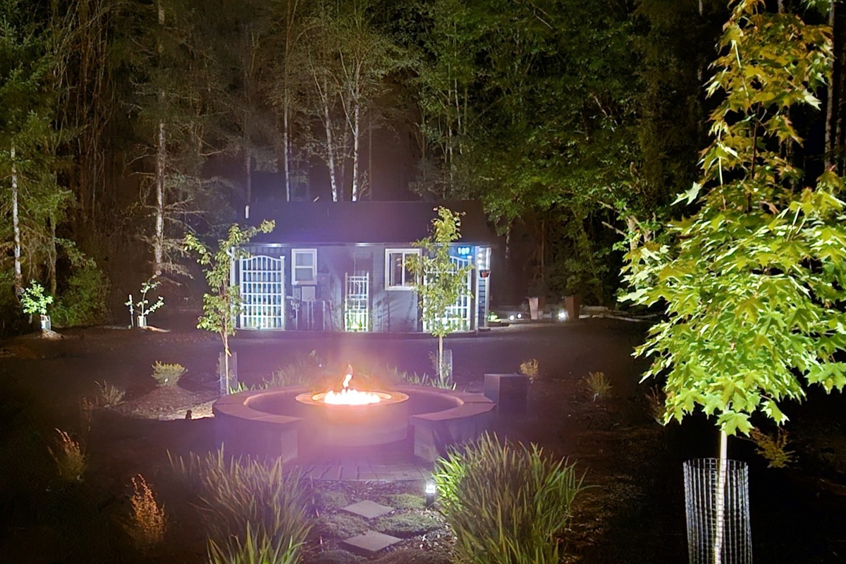 Gather around the firepit's warmth on our chilly nights to roast S'mores and cap off the day's adventures.