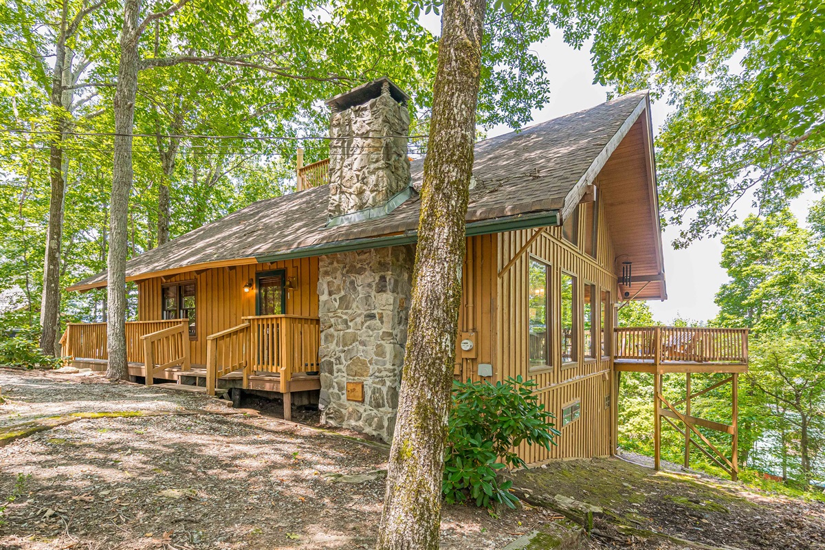 Beautiful Belle of the Mountain Cabin