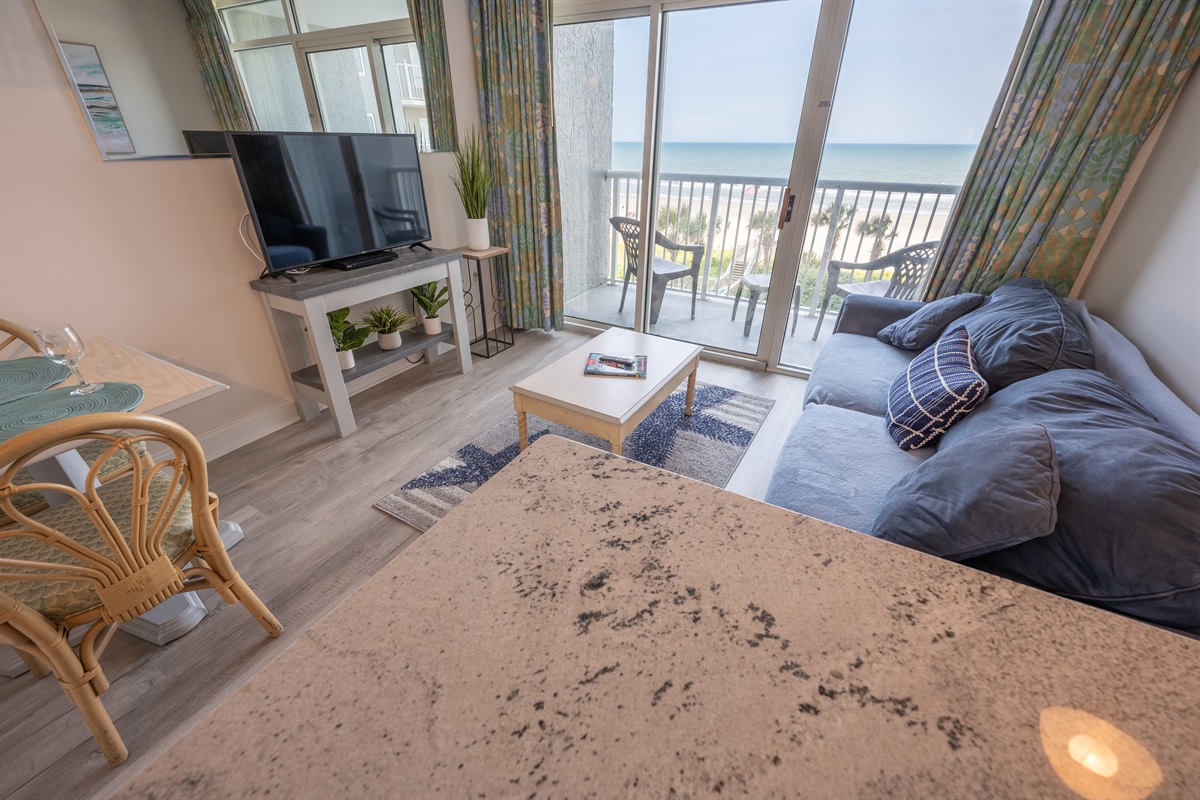 Direct Oceanfront, Beautifully Decorated