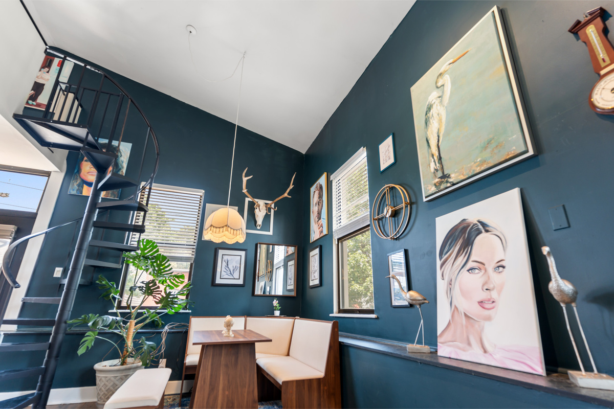 Welcome to Ch&acirc;teau d&rsquo;Art - where a historic St. Louis home becomes a living gallery.